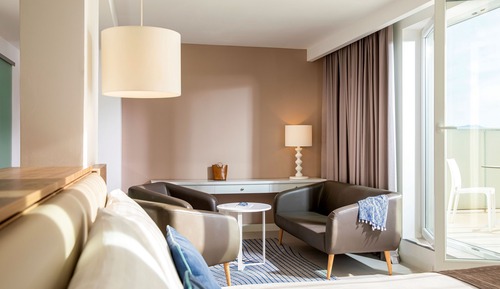 Junior Suite Deluxe with Sea View and Whirlpool