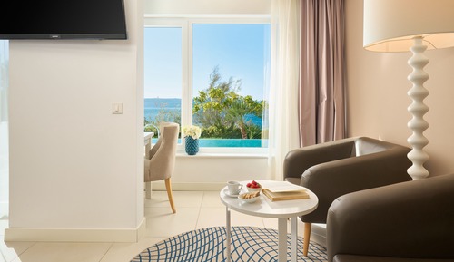Suite junior, vistas al mar (Swim-up)