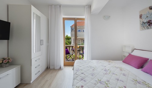 Estudio básico, 1 cama de matrimonio, balcón, vistas al mar
