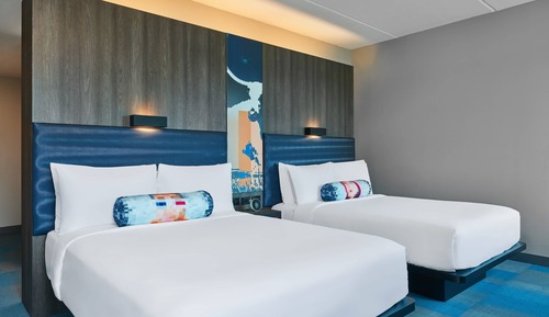 aloft, Suite, varias camas, vistas al patio
