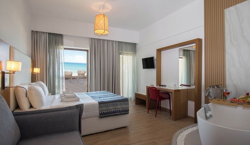 Suite junior, 1 cama de matrimonio, bañera, vistas al mar