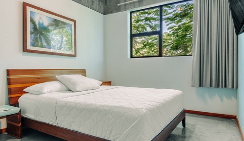TreeHouse Apartment, 2 Bedrooms, Kitchen, Ocean View