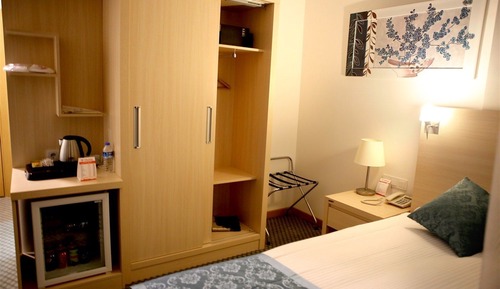 Habitación estándar con 1 cama doble o 2 individuales, 1 cama doble, no fumadores