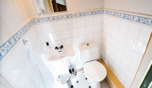 Habitación individual, baño compartido