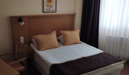 Habitación económica con 1 cama doble o 2 individuales