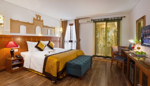 Habitación con 1 cama doble o 2 individuales, vistas a la ciudad