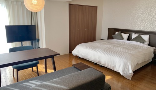 Habitación superior, 1 cama de matrimonio grande con sofá cama (B)