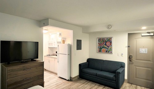 Habitación estándar, sin ventanas (Interior Room w 2 Queen beds and Sofa)