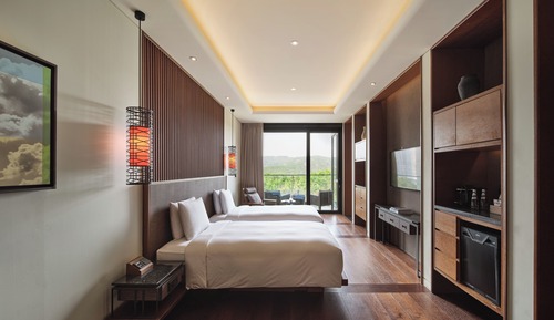 [ANANTI SUMMER FESTA] Twin Premium Room with Mountain View + Book 2 Nights, Get 25% Off