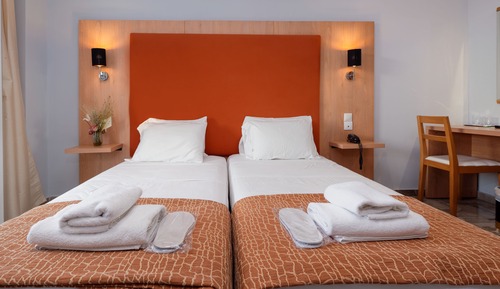 Habitación estándar con 1 cama doble o 2 individuales, vistas al mar