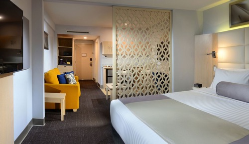 Habitación individual junior, 1 cama de matrimonio grande con sofá cama, no fumadores