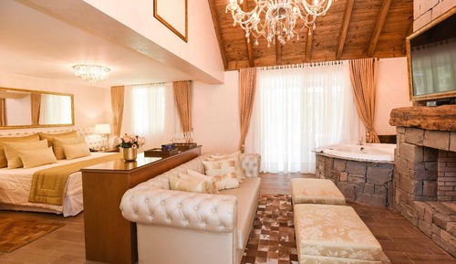 Grand Master Chalet