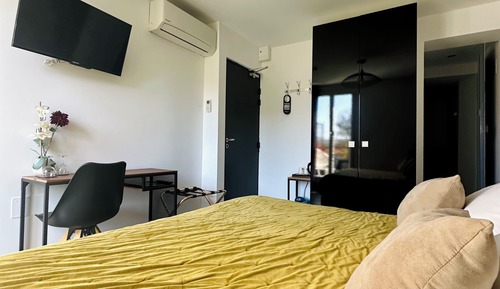 Habitación Confort con 1 cama doble o 2 individuales