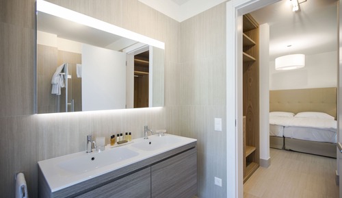 Apartamento superior, 2 habitaciones, balcón, en la zona del patio