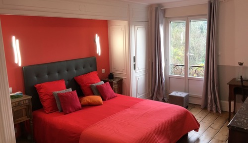 Habitación Signature doble, 1 cama de matrimonio, bañera de hidromasaje, en la zona del jardín
