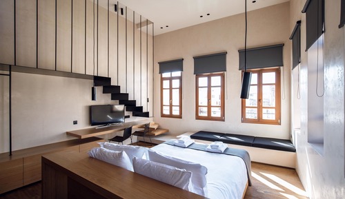 Honeymoon suite with private terrace, hot tub and old town view