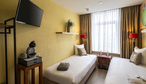 Habitación económica con 1 cama doble o 2 individuales, baño compartido