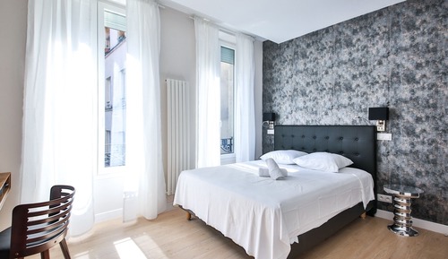 Apartamento de lujo, baño privado, vistas al patio (205)