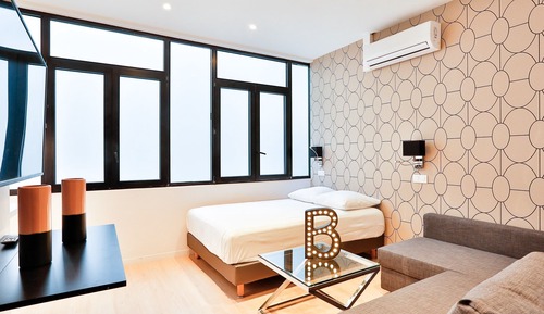 Suite ejecutiva, baño privado, vistas al patio (103)