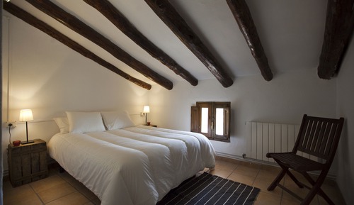 Habitación con 1 cama doble o 2 individuales, vistas a la montaña