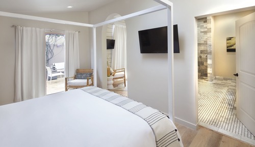 Estudio de lujo, 1 cama de matrimonio grande, cocina básica, planta baja