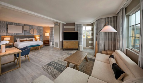 Suite, 1 habitación, accesible para personas con discapacidad (Mobility & Hearing, Roll-in Shower)