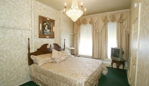 Suite romántica, 1 cama de matrimonio grande, no fumadores, vistas a la ciudad
