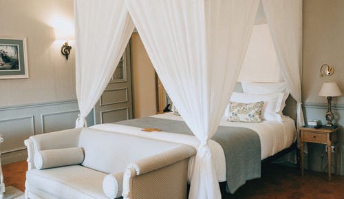 Suite (Historic)