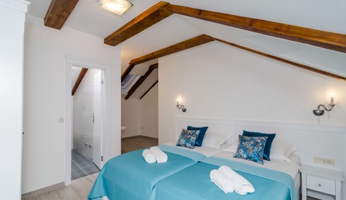 Habitación Deluxe con 1 cama doble o 2 individuales, vistas a la ciudad