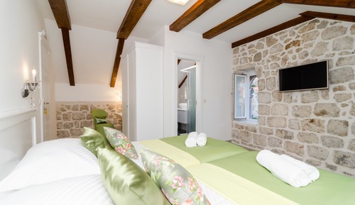 Habitación Confort con 1 cama doble o 2 individuales, vistas a la ciudad