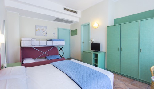 Habitación cuádruple Confort, balcón
