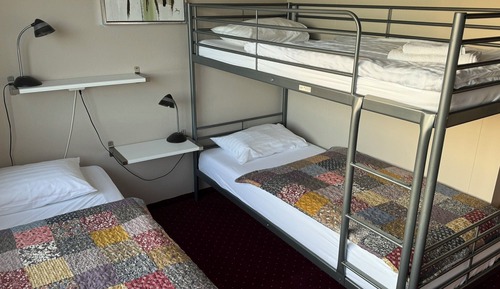 Habitación triple básica, baño privado