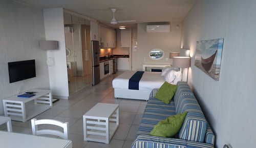 414 Luxury Studio Apartment