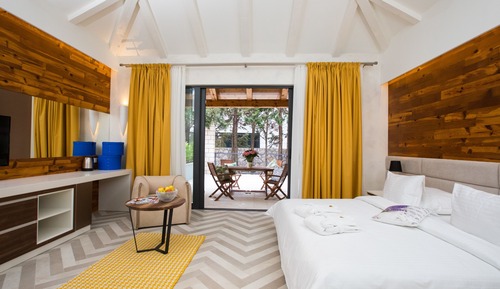Suite Premium, bañera de hidromasaje (SAPHIRE)