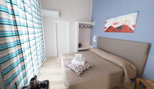 Habitación doble superior, en edificio anexo (Pzza Bovio)