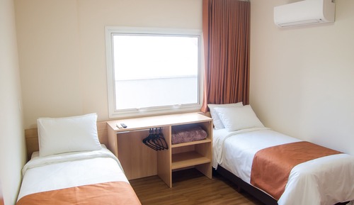 Habitación con 2 camas individuales, accesible para personas con discapacidad (Double Room PCD)