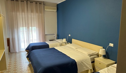 Habitación cuádruple, balcón, vistas al jardín