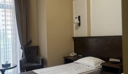 Deluxe Double or Twin Room, Garden View