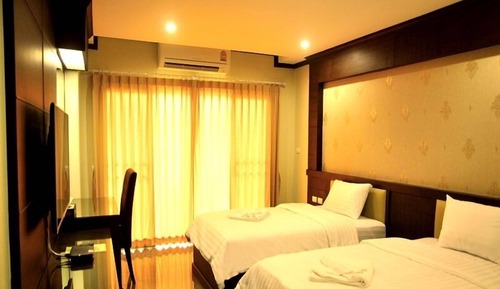 Standard Twin Room with City View