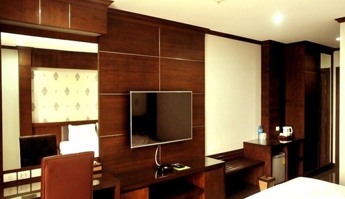 Standard Double Room with Lake View