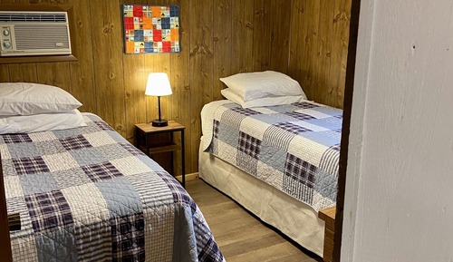 Cabaña, 2 habitaciones, patio, vistas al río (Cabin 6, 1 King Bed, 1 Double Bed)