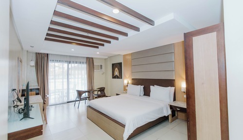 Habitación superior, 1 cama de matrimonio grande, acceso a la piscina