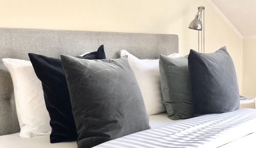 Beautiful One Bedroom Apartment Mesiniu St.3