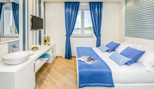 Suite panorámica, 1 cama de matrimonio, vistas al lago, en una planta alta