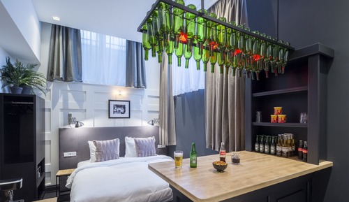 Deluxe Cellar Triple Room