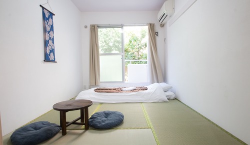 Habitación tradicional (with Shared Bathroom, Single)