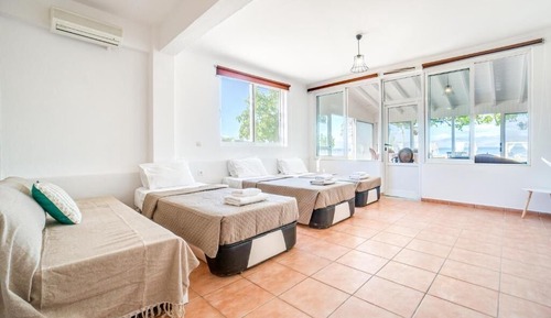 Apartamento, varias camas, vistas al mar, planta baja