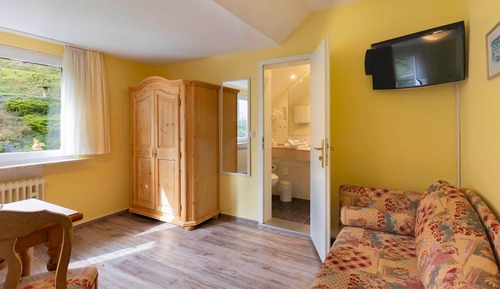 Habitación triple Confort, 1 cama de matrimonio con sofá cama, no fumadores