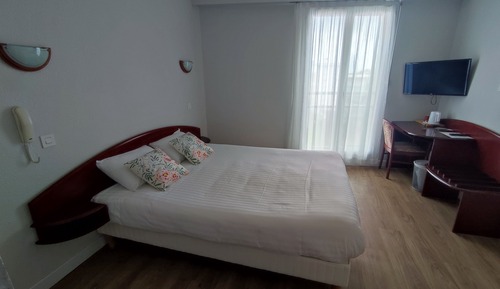 Chambre Double, 1 Grand lit, Douche, Latérale Mer