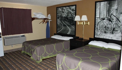 2 QUEEN BED NON-SMOKING